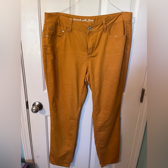 Signature Studio Mustard Ankle Pants - Picture 1 of 2